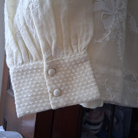 Aratta Beige with Cream Embroidered Long Sleeve Top Blouse NWT SZ M/L - Picture 8 of 8